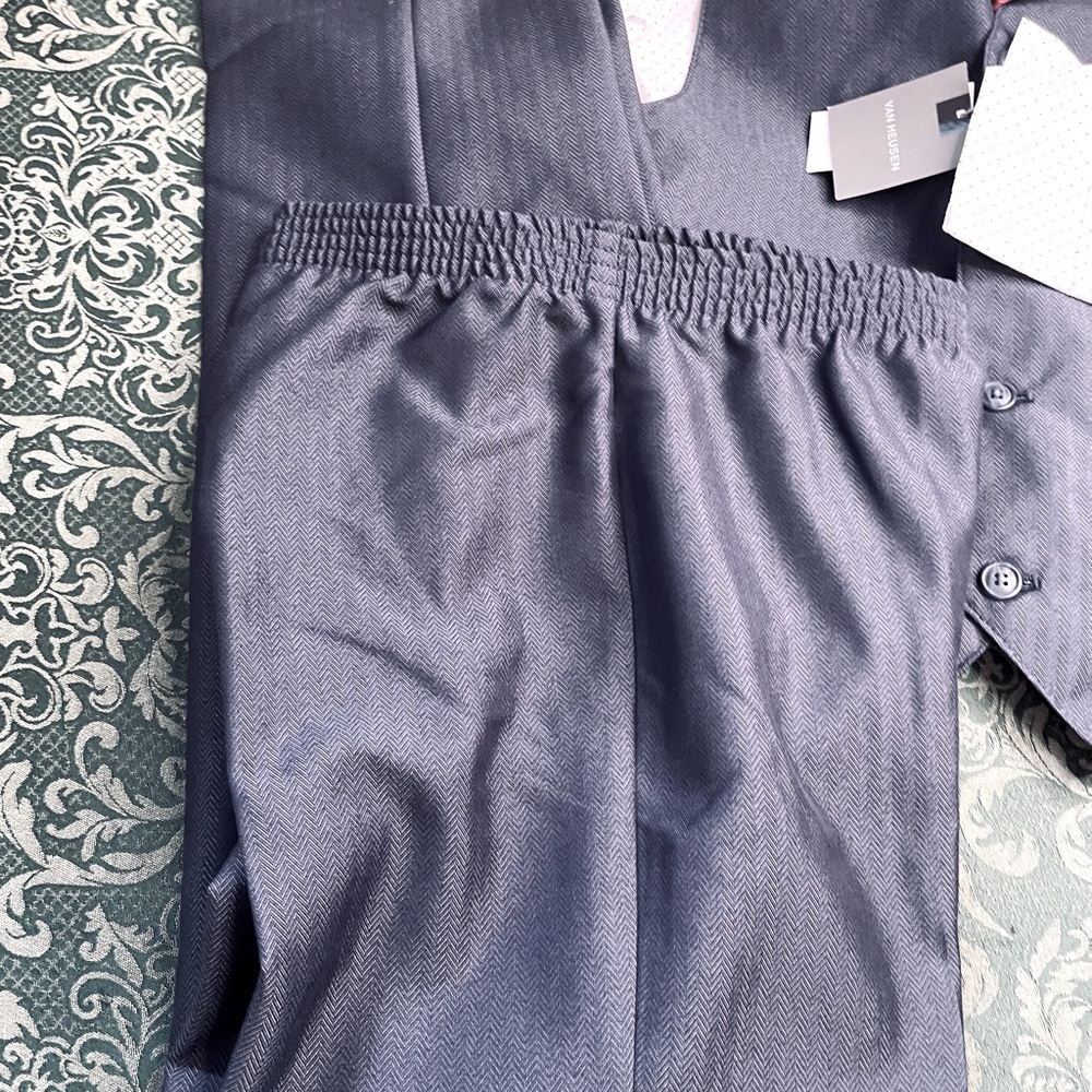 NWT 12 Van Heusen dark grey 4pc suit Vest dress shirt pants tie christmas formal - Picture 10 of 11
